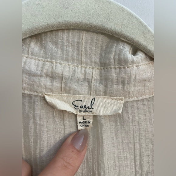 Easel Cream Ivory Ruffle Sleeveless Poofy Dress with Buttons - Picture 4 of 7